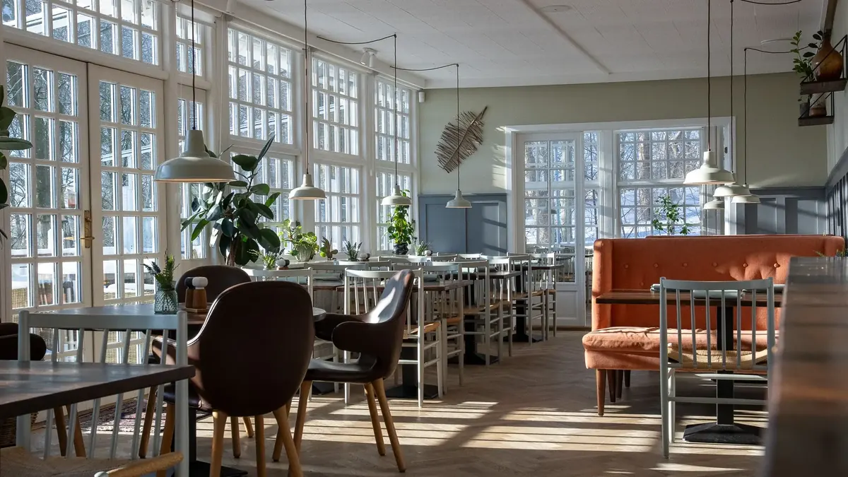Spisesalen i Restaurant GRO på Arnbjerg Pavillonen
